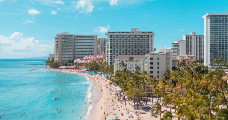 7 Best Beachfront Hotels in Honolulu, Hawaii