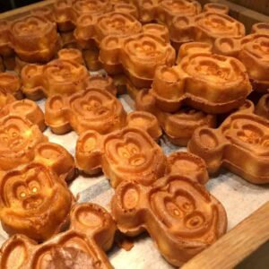 disney-explorers-lodge-menu-buffet