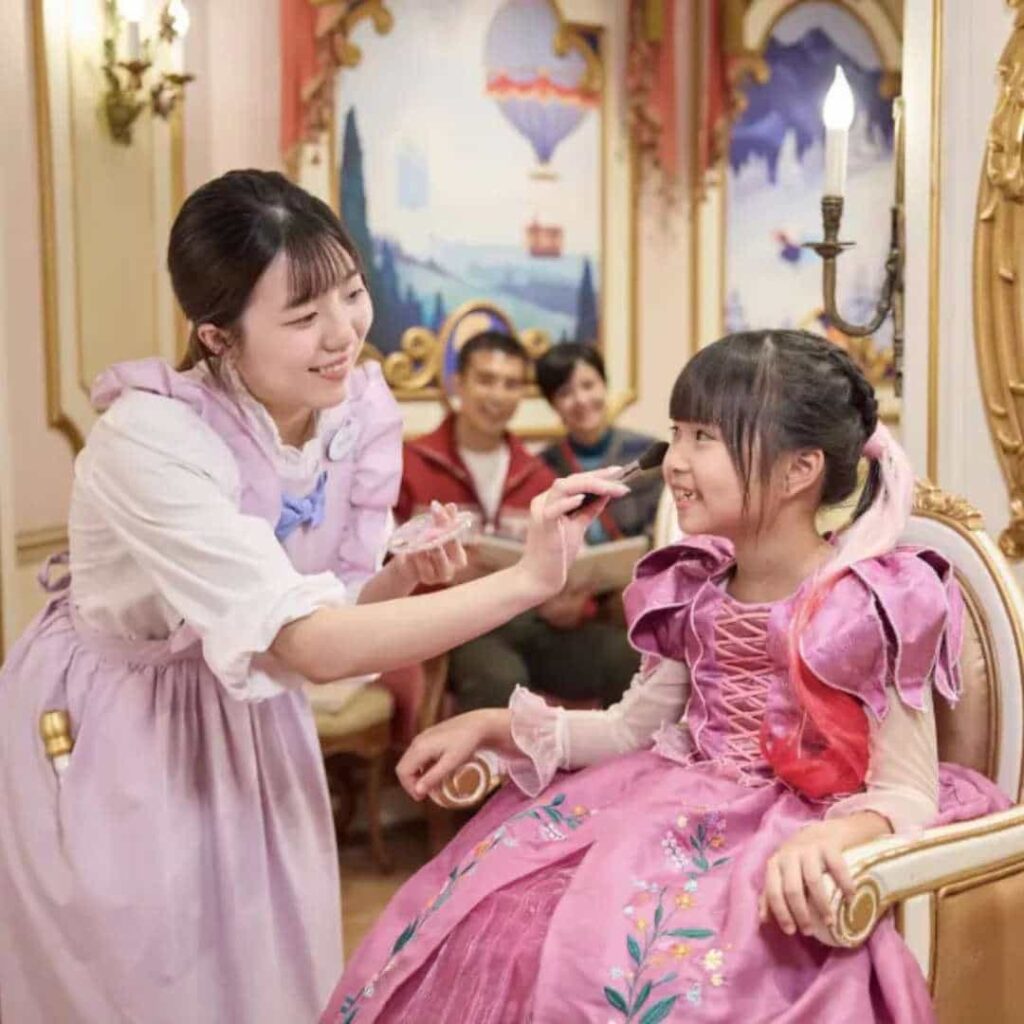 bibbidi-bobbidi-boutique-crown-package-hong-kong-disneyland-min