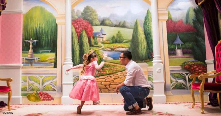 What to Expect in Bibbidi Bobbidi Boutique at Hong Kong Disneyland