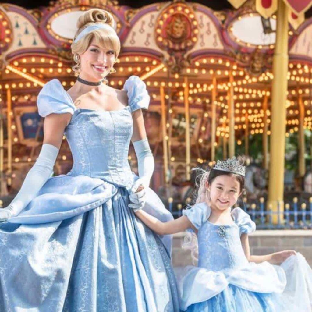 hong-kong-disneyland-disney-princess-transformation-makeup-costume-min