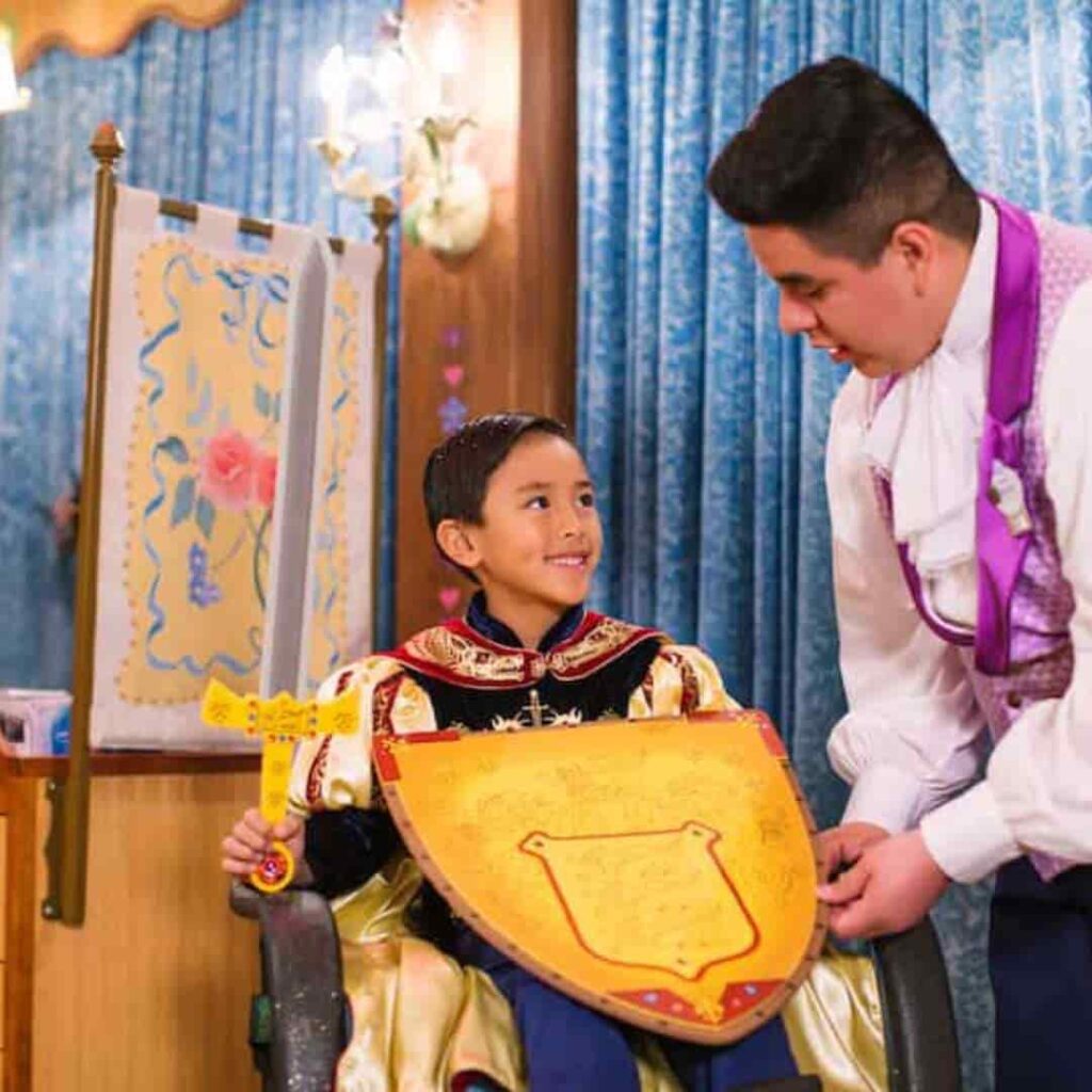 prince-package-bibbidi-bobbidi-boutique-hong-kong-disneyland-min