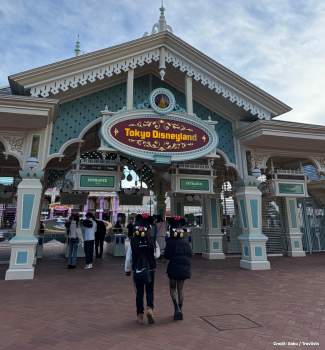 Main entrance to Tokyo Disneyland